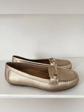 Vionic Kenya Gold Metallic Pebbled Leather Loafers Womens 7.5